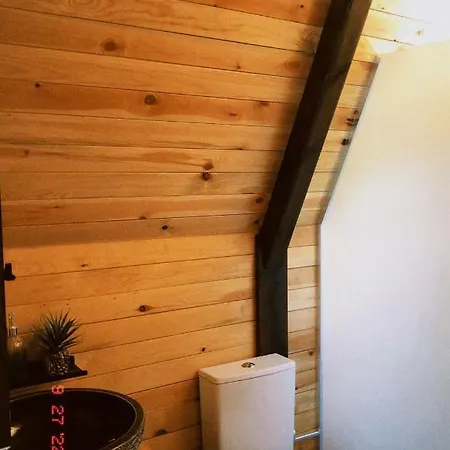 Jakuzili, Lueks Ve Korunakli Ahsap Bungalov. 木屋 费特希耶