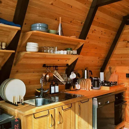 Jakuzili, Lueks Ve Korunakli Ahsap Bungalov. *