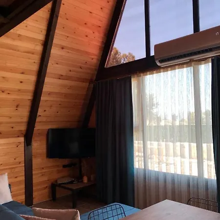 شاليه Jakuzili, Lueks Ve Korunakli Ahsap Bungalov.